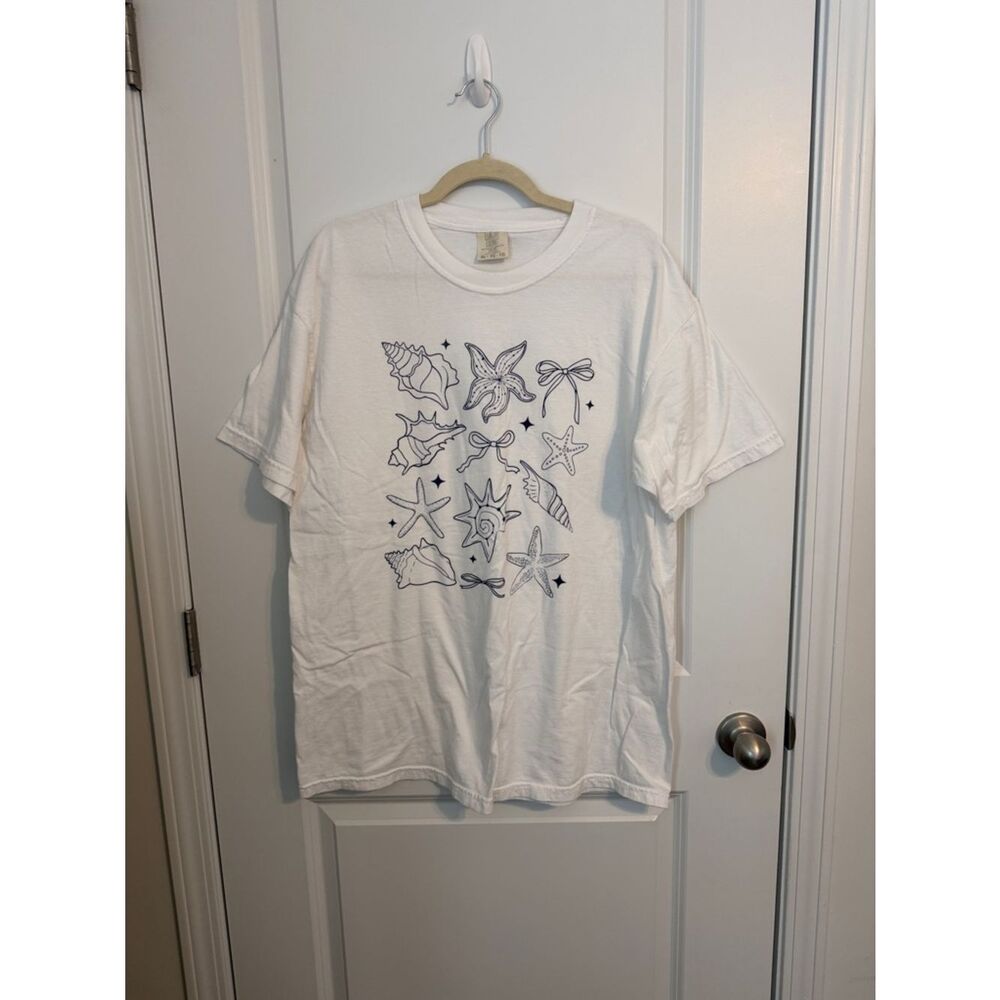 Comfort Colors White Short Sleeve Tee with Navy Shell Print